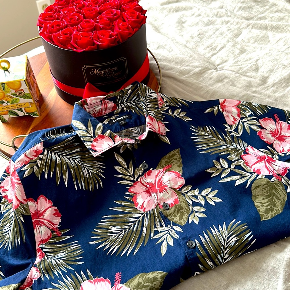 Express (Medium) Floral Short Sleeve Button Up
